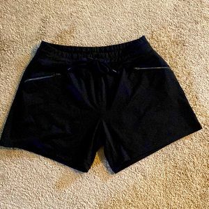 Avis Shorts - Medium - soft and stretch